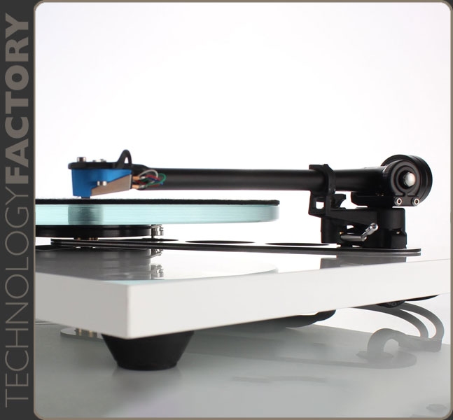 Rega RB330